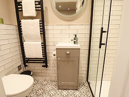 17 Union Road Basement