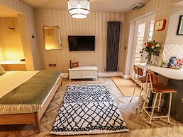 17 Union Road Basement