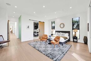 LA Villa by Avantstay Walk to The Grove LA