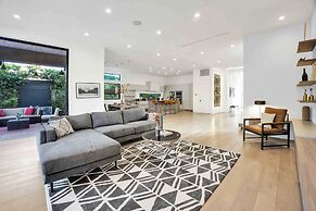 LA Villa by Avantstay Walk to The Grove LA