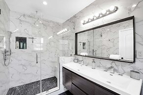 Martha by Avantstay Brand New LA Valley Home