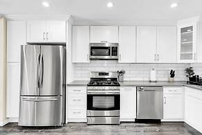 Martha by Avantstay Brand New LA Valley Home