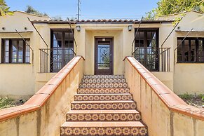 Fredonia by Avantstay Great Views of Studio City