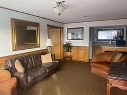 The District Hotel Club and Resorts