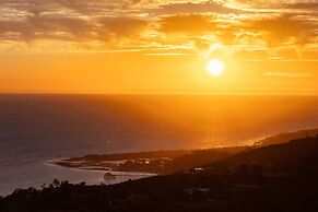 Castlewood by Avantstay Malibu Cliffside + View