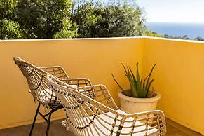 Castlewood by Avantstay Malibu Cliffside + View