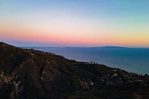 Castlewood by Avantstay Malibu Cliffside + View