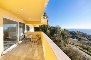 Castlewood by Avantstay Malibu Cliffside + View