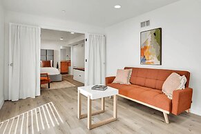 Castlewood by Avantstay Malibu Cliffside + View