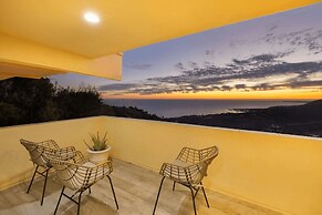 Castlewood by Avantstay Malibu Cliffside + View