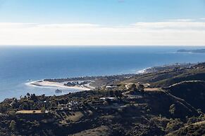 Castlewood by Avantstay Malibu Cliffside + View