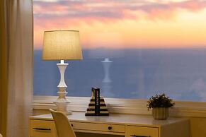 Castlewood by Avantstay Malibu Cliffside + View