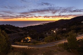Castlewood by Avantstay Malibu Cliffside + View