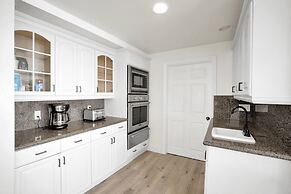 Castlewood by Avantstay Malibu Cliffside + View