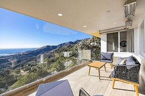Castlewood by Avantstay Malibu Cliffside + View