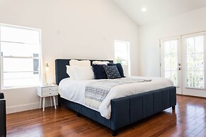 Ince by Avantstay 100 Meters to Amazon Studios