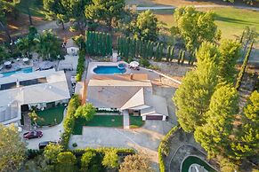 Colven by Avantstay Pool + Spa Near Golf Course