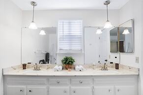 Colven by Avantstay Pool + Spa Near Golf Course