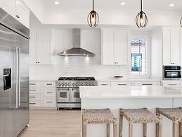 Upscale Newly Built Home w/ Gulf Views + Private Pool!