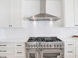 Upscale Newly Built Home w/ Gulf Views + Private Pool!