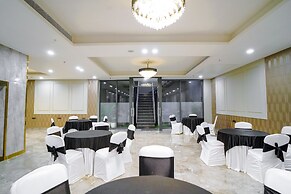 Saltstayz Select - Golf Course Road & Sector 57