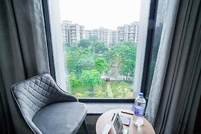 Saltstayz Select - Golf Course Road & Sector 57