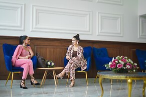 Saltstayz Select - Golf Course Road & Sector 57