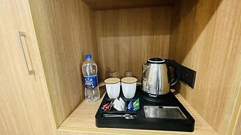 Saltstayz Select - Golf Course Road & Sector 57