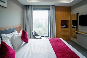 Saltstayz Select - Golf Course Road & Sector 57