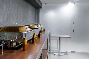 Saltstayz Select - Golf Course Road & Sector 57