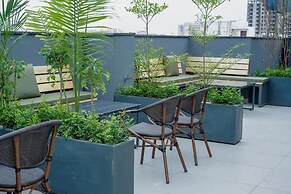 Saltstayz Select - Golf Course Road & Sector 57