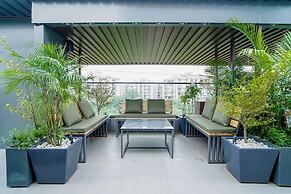 Saltstayz Select - Golf Course Road & Sector 57