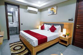 Saltstayz Select - Golf Course Road & Sector 57