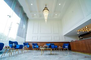 Saltstayz Select - Golf Course Road & Sector 57