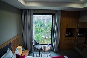 Saltstayz Select - Golf Course Road & Sector 57