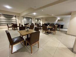 Saltstayz Select - Galleria Market & Golf Course Road