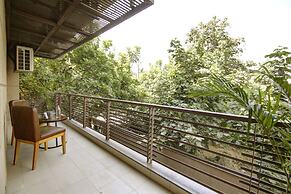 Saltstayz Select - Galleria Market & Golf Course Road