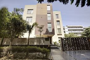 Saltstayz Select - Galleria Market & Golf Course Road