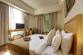 Saltstayz Select - Galleria Market & Golf Course Road