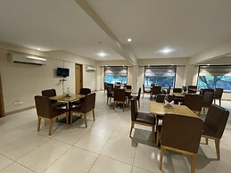 Saltstayz Select - Galleria Market & Golf Course Road