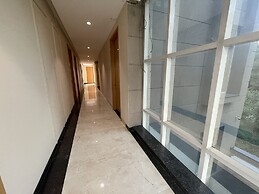 Saltstayz Select - Galleria Market & Golf Course Road