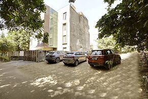 Saltstayz Select - Galleria Market & Golf Course Road