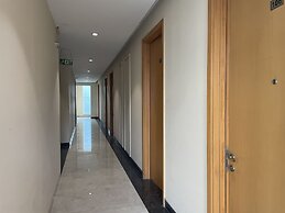 Saltstayz Select - Galleria Market & Golf Course Road