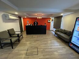 Saltstayz Express - Golf Course Road & DLF Phase-1