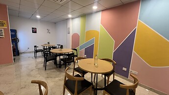 Saltstayz Express - Golf Course Road & DLF Phase-1