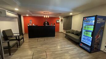 Saltstayz Express - Golf Course Road & DLF Phase-1