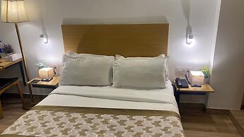 Saltstayz Express - Golf Course Road & DLF Phase-1