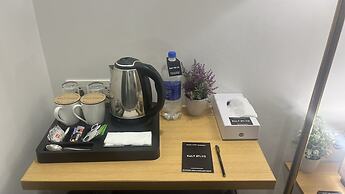 Saltstayz Express - Golf Course Road & DLF Phase-1