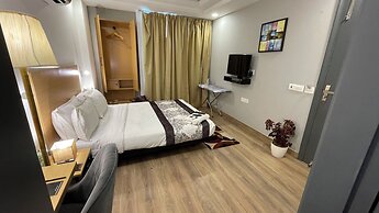 Saltstayz Express - Golf Course Road & DLF Phase-1