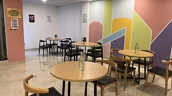 Saltstayz Express - Golf Course Road & DLF Phase-1